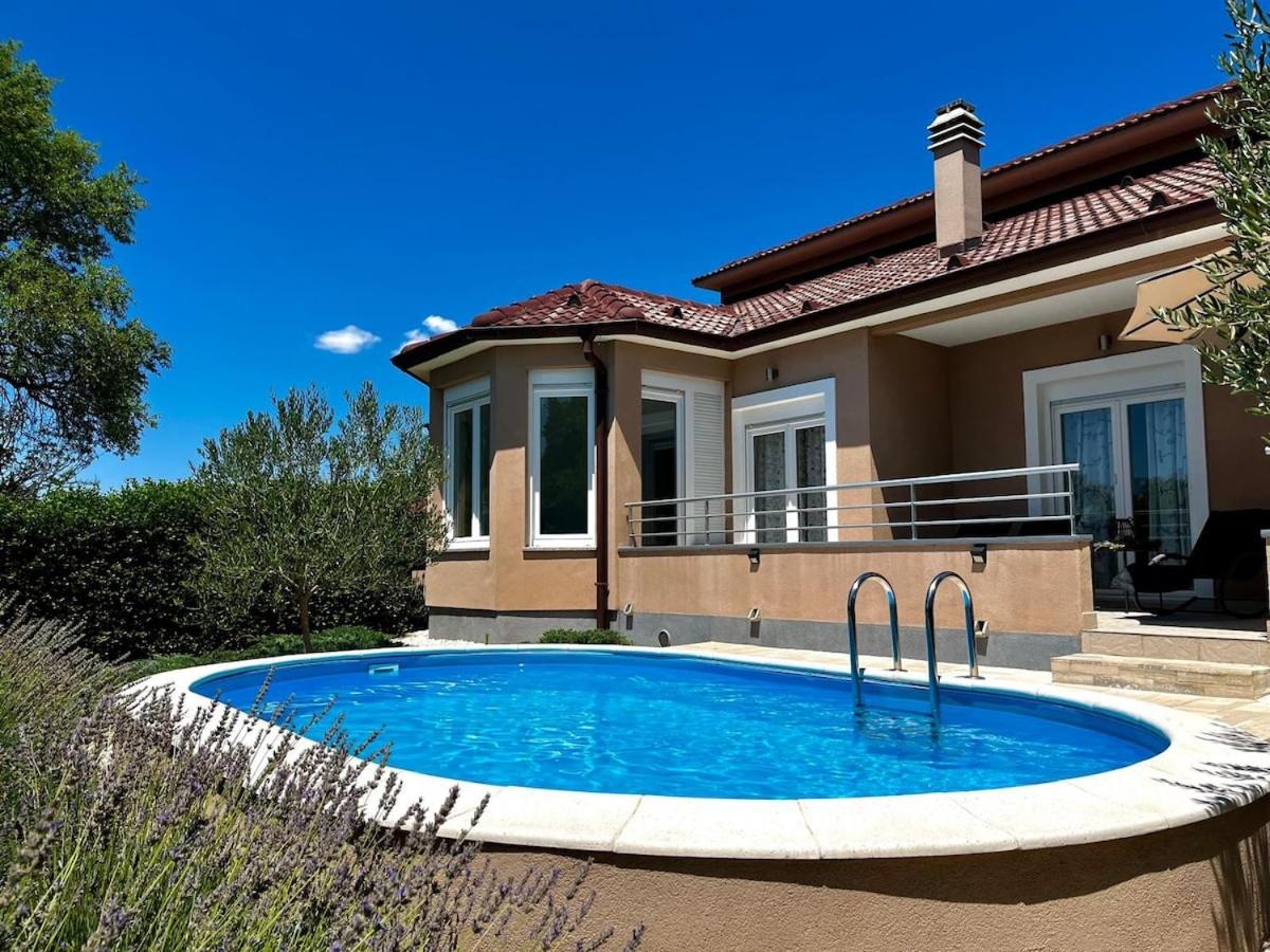 Holiday Home NIKO - B&B