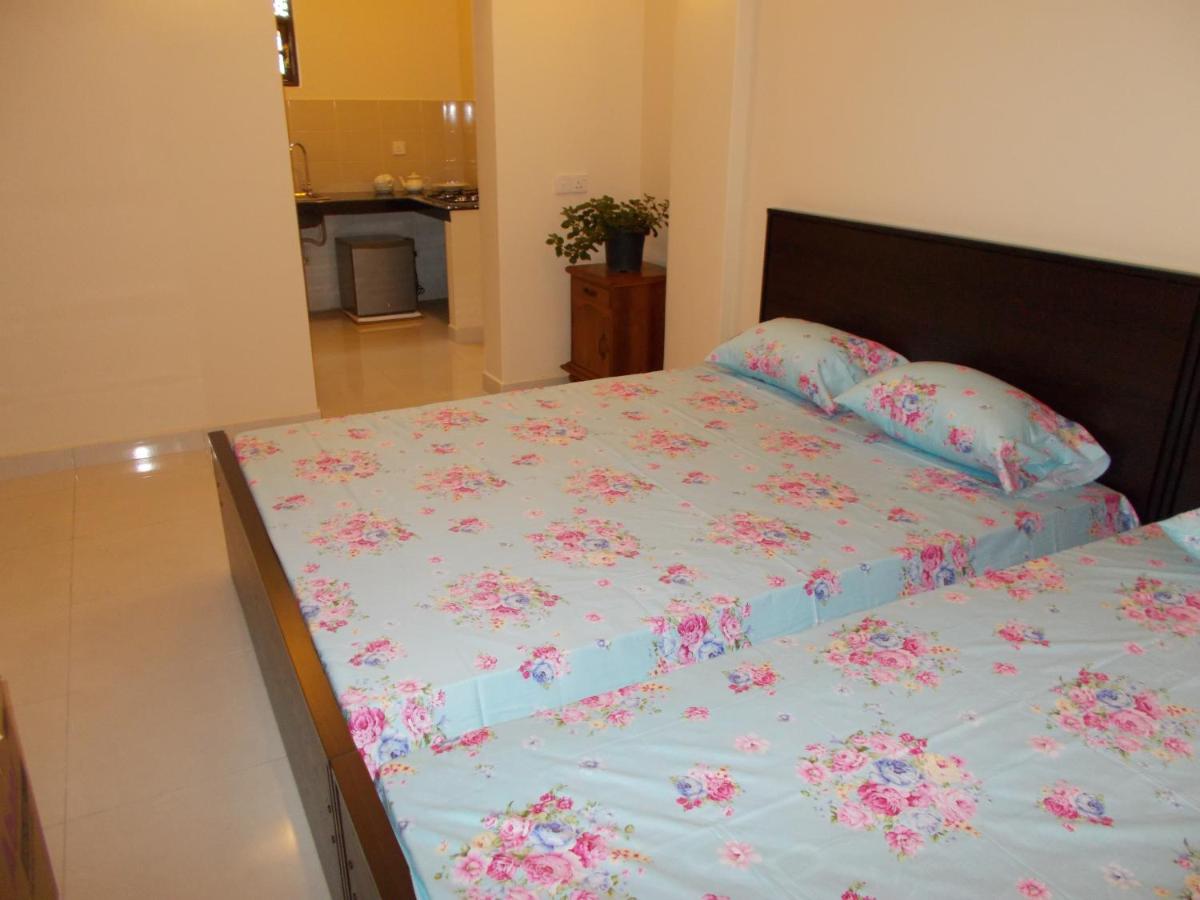 Bedroom with Pantry - B&B Dehiwala-Mount Lavinia