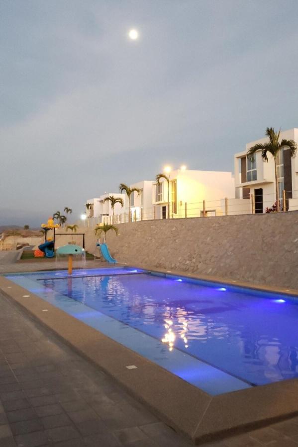 Casa en Urbanización Privada Con Vista al mar - Chambres d’hôtes Manta Ecuador