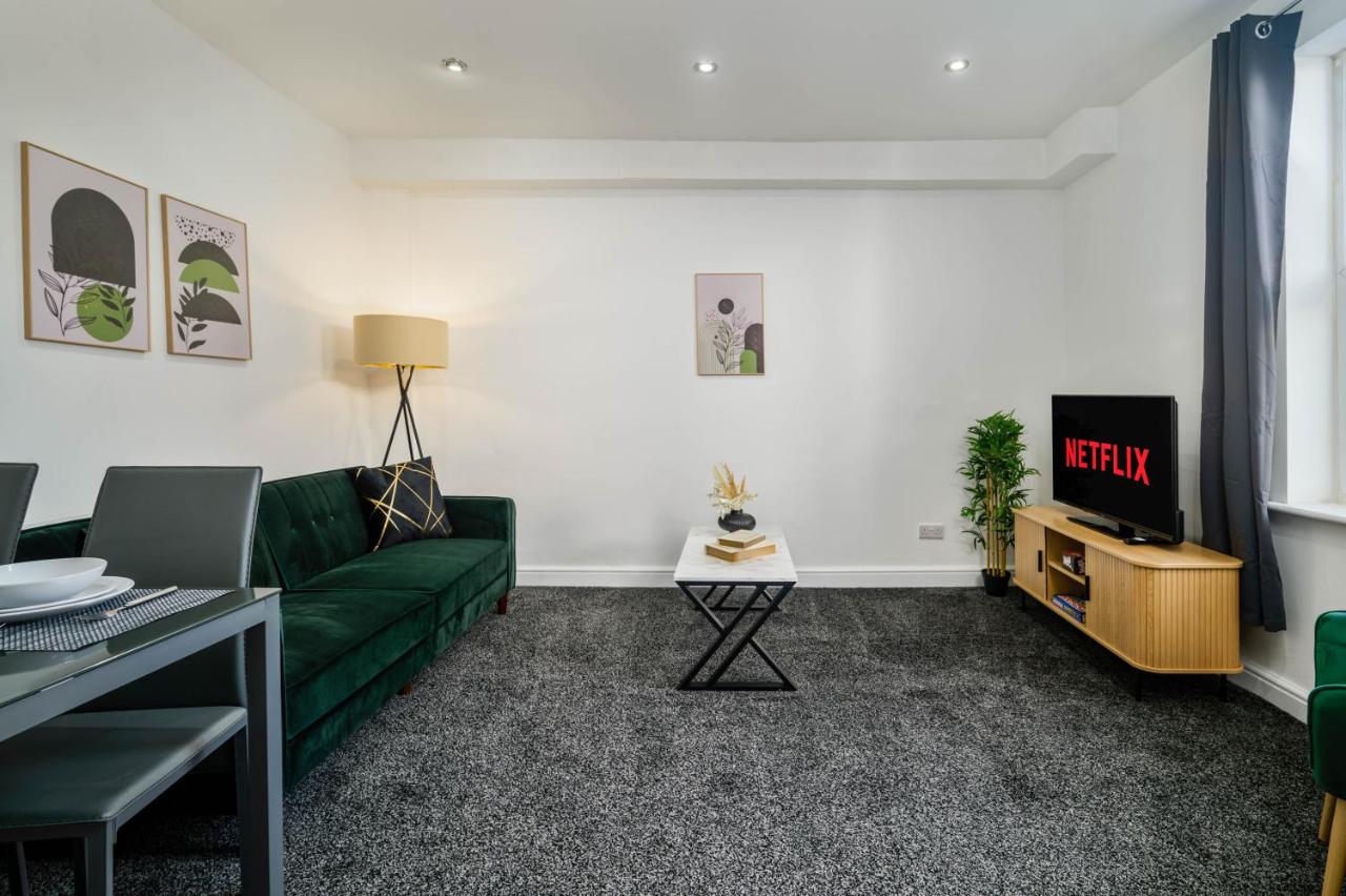 2 Bedroom Home Leeds Contractor Stay Free Parking WIFI & Netflix - Bed and Breakfast