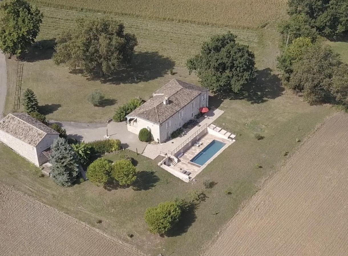 Gite de charme, bastide avec piscine - B&B