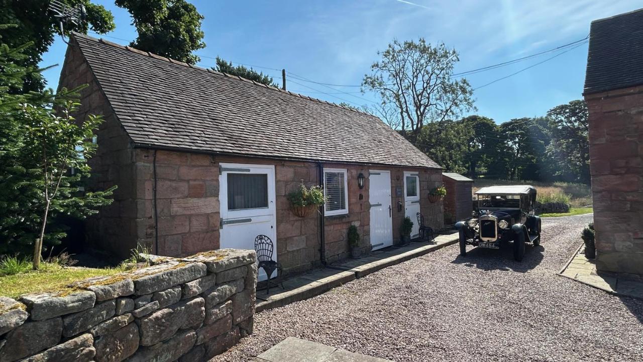 Charming 1 Bed Peak District Cottage Barn Near Alton Towers, Polar Bears, Chatsworth House - B&B