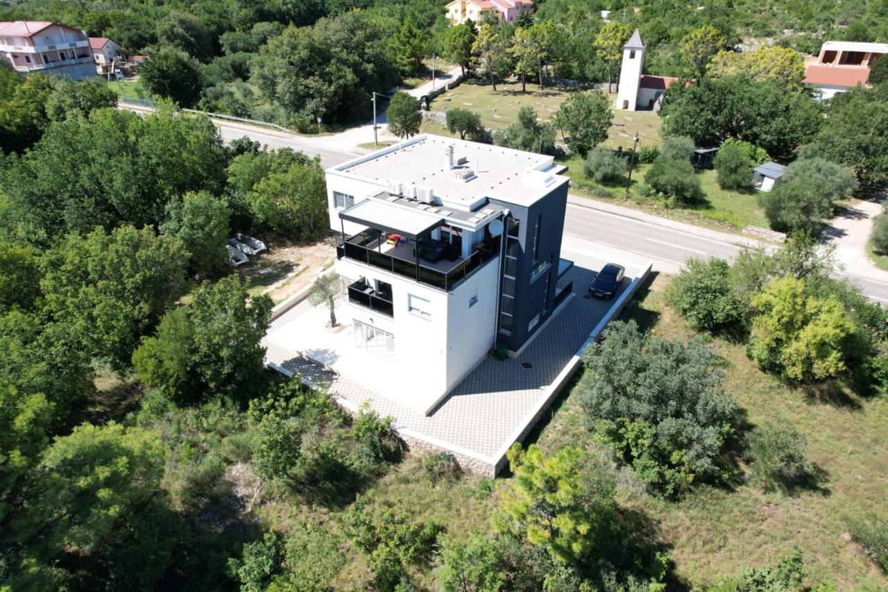 Apartmani Lux - Ferienwohnung Starigrad-Paklenica