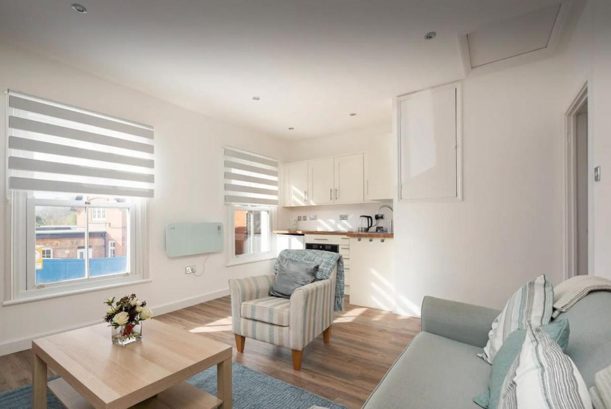 Twyford station Elizabeth line is 2 min walk away - Perfect for Stanlake Park - please read host info - Ferienwohnung