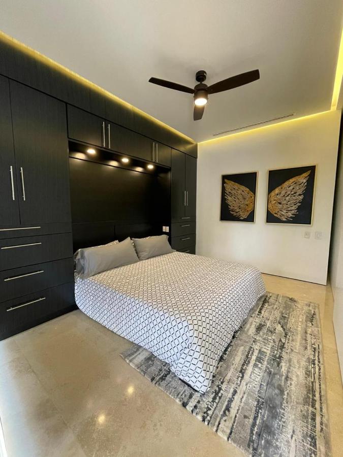 Appartamento con 2 Camere da Letto, Balcone e Vista mare