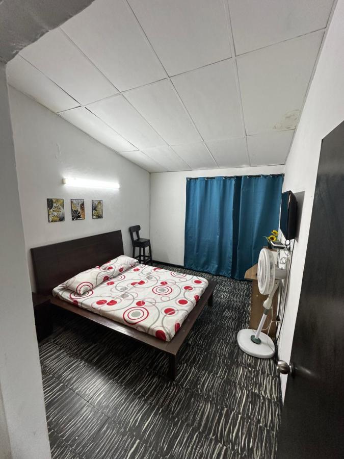 Camera Matrimoniale con Bagno in Comune