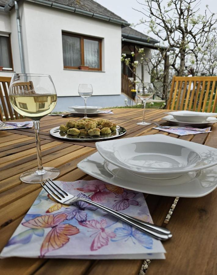 Keszi Széli Vendégház - Bed and Breakfast