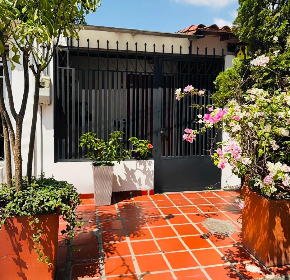Apartamento Loft cerca del aeropuerto - Bed and Breakfast