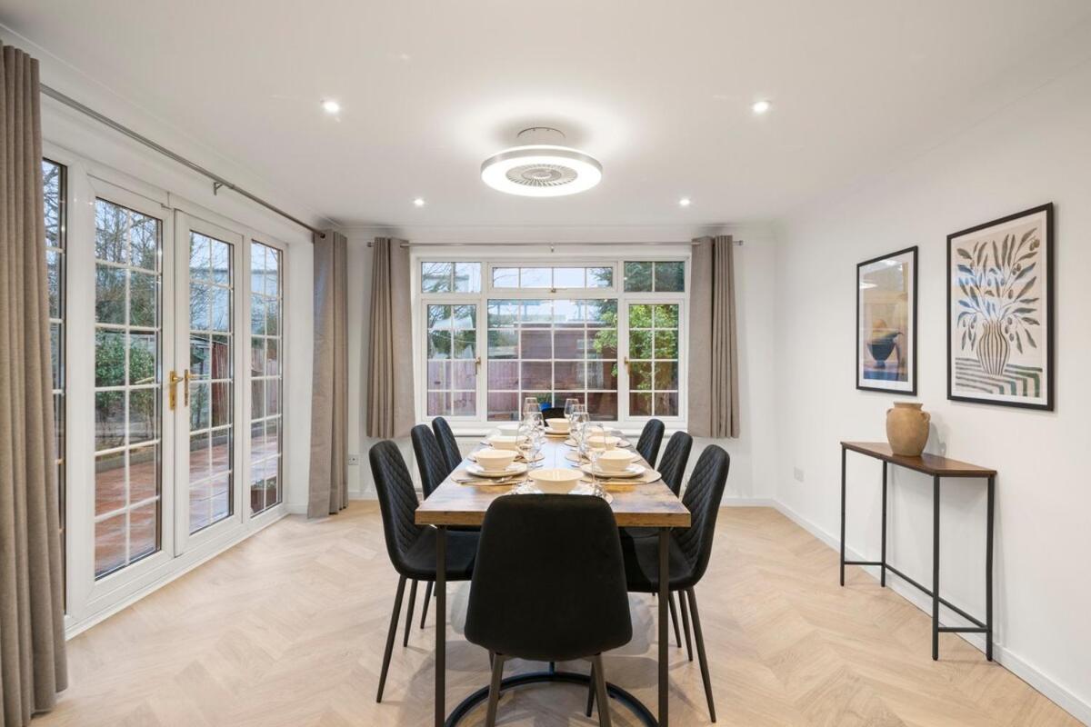 4 Bed House & Free Parking, Town Centre & Patio - B&B Maidenhead
