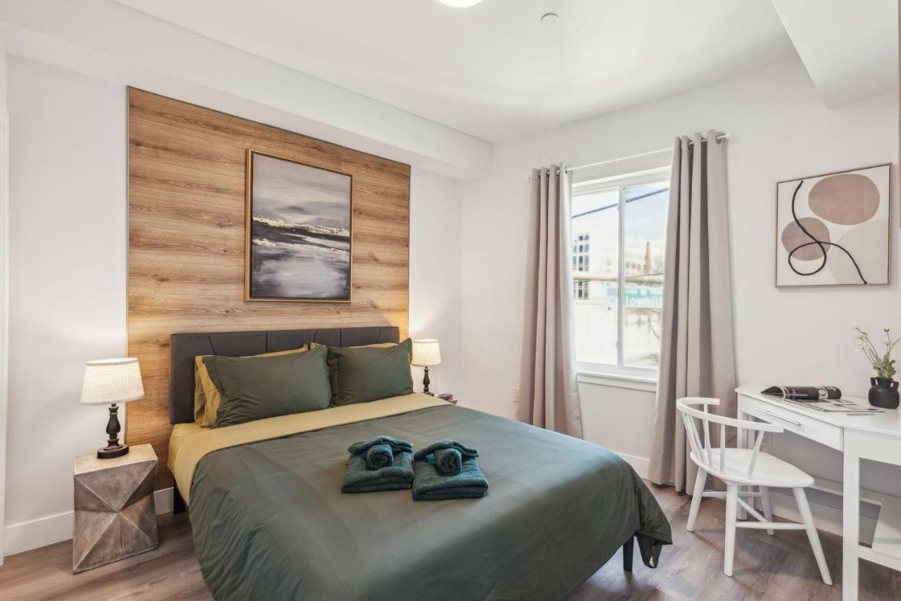 Three-Bedroom Deluxe Apartment