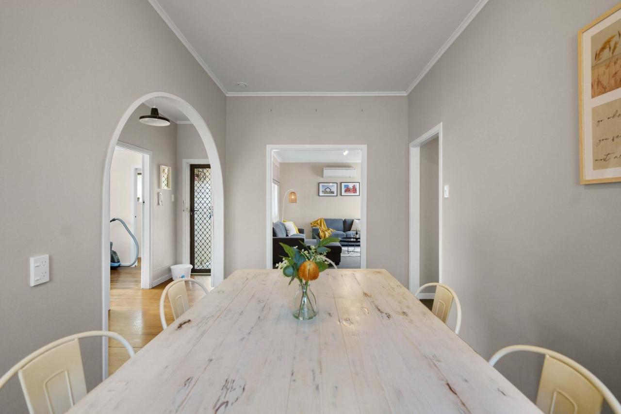 Charming 3 Bedroom Family Home Pet Friendly - B&B Hamilton