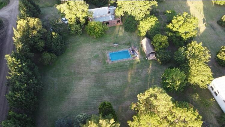 Gran Quinta en Mercedes con piscina - Chambres d’hôtes