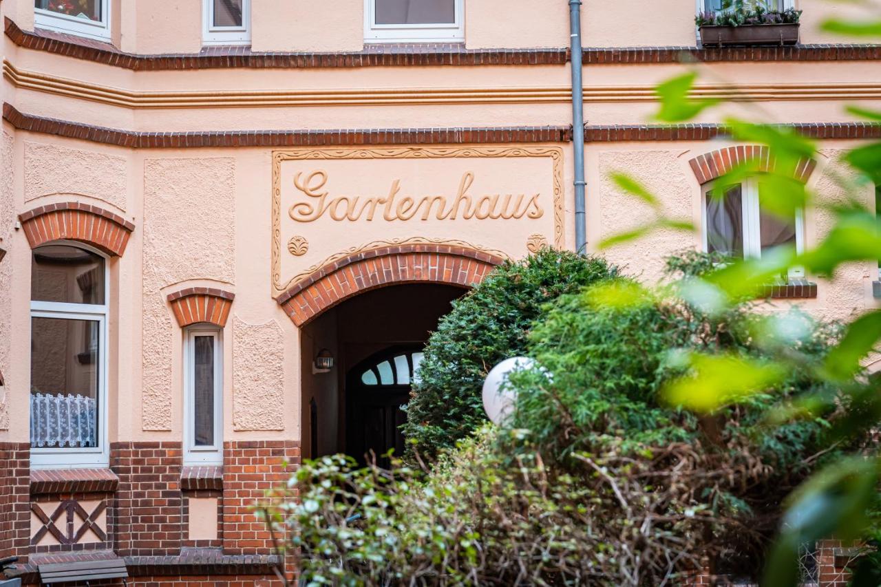 Stilvolle XXL-Ferienwohnung für 9 Gäste-148qm,4 Schlafzimmer,2 Parkplätze - Chambres d'hôtes Magdebourg