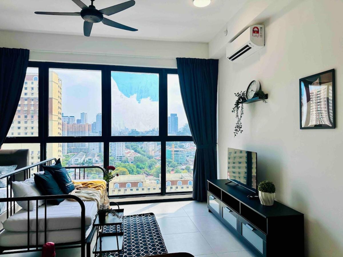 newly renovation apartment 3BR pool 10 pax - Chambres d’hôtes George Town