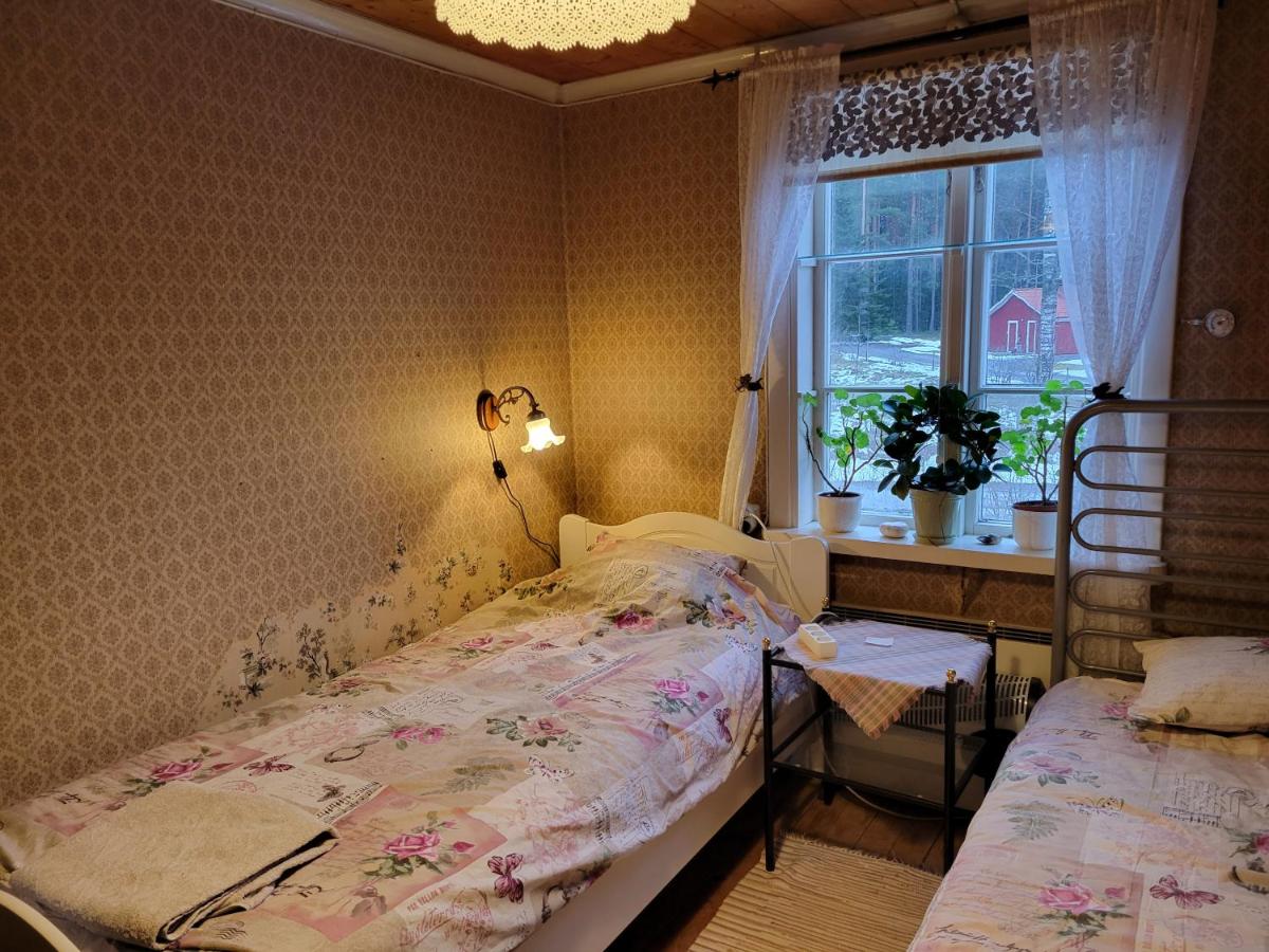Mysigt rum med lantligt läge i privat bostad med katter - B&B