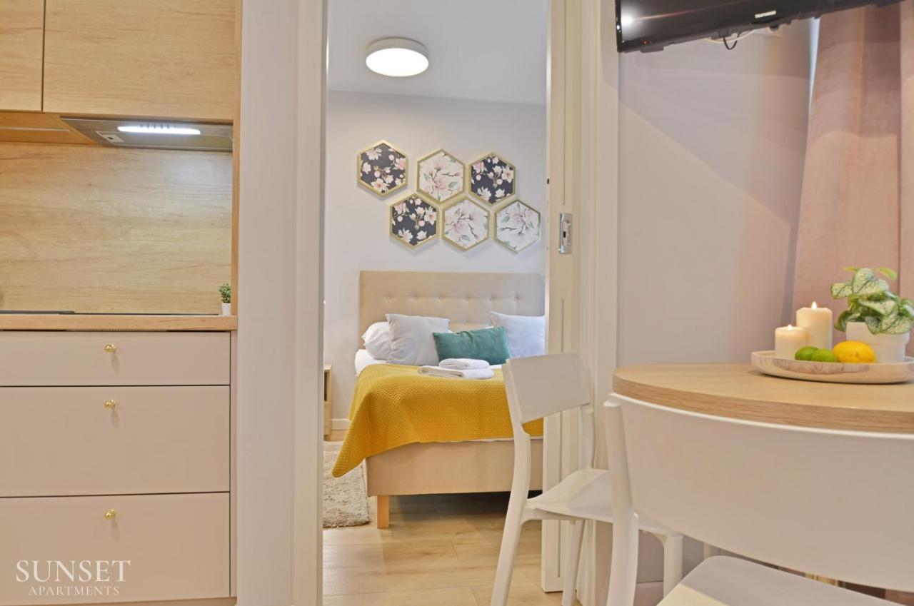 Sunset Apartments - Kwartał Róży Wiatrów - Garaż - przy Parku Zdrojowym - Chambres d'hôtes Świnoujście