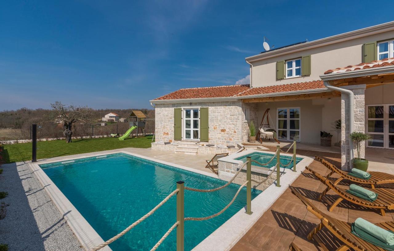 Villa Terra Magica Heated Pool Sauna and Jacuzzi - B&B