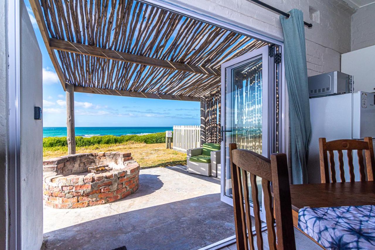 Beach Bungalow No 13 - Salted Fynbos Staying - B&B