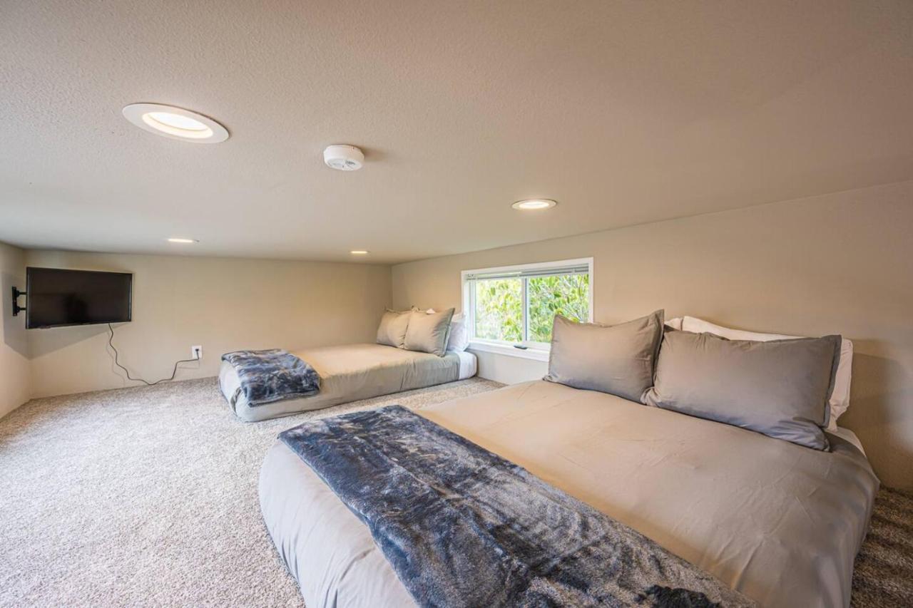 Lake Pleasant Getaway Tiny Home - B&B Beaver