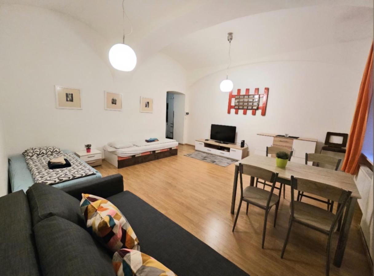 Heart of Prague, close to Wenceslas Square - Bed and Breakfast Praag