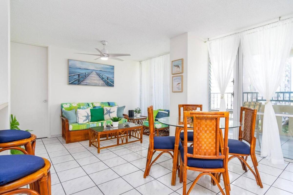 Spacious Beachfront Condo 2BR with Stunning Views - B&B