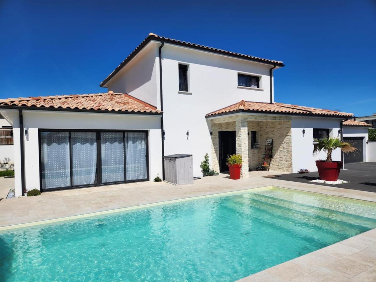 Villa avec piscine jacuzzi et sauna - B&B
