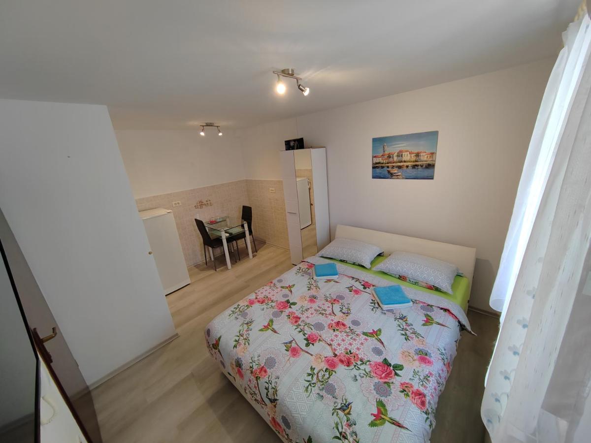 Standard Double Room with Shared Bathroom