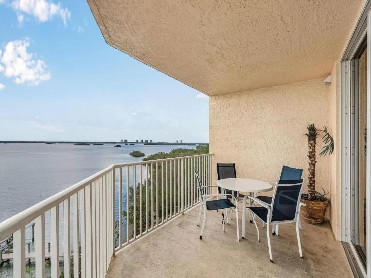 Perfect Island Escape - Beach, Pool, Restaurant & More! -FMB Condo Island Paradise - Roelens - Chambres d'hôtes Fort Myers Beach