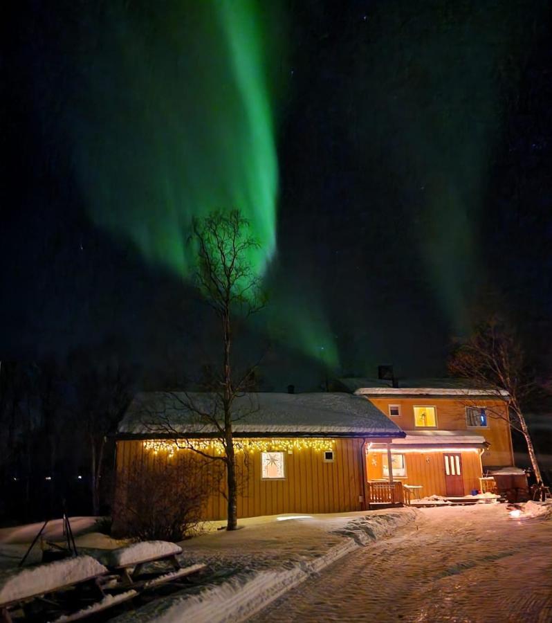 Comfortable apartment on a farm with parking - B&B Tromsø
