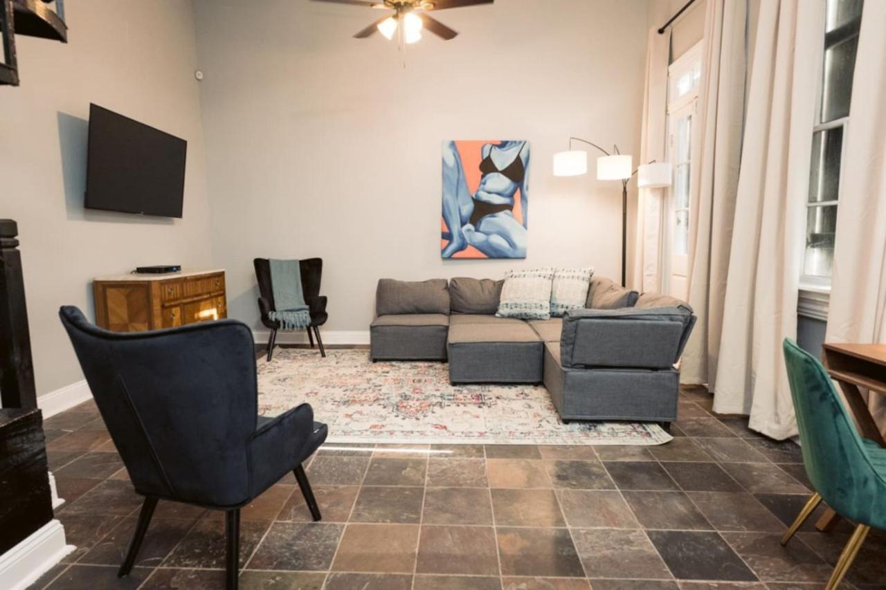 Dumaine Carriage House old - B&B New Orleans