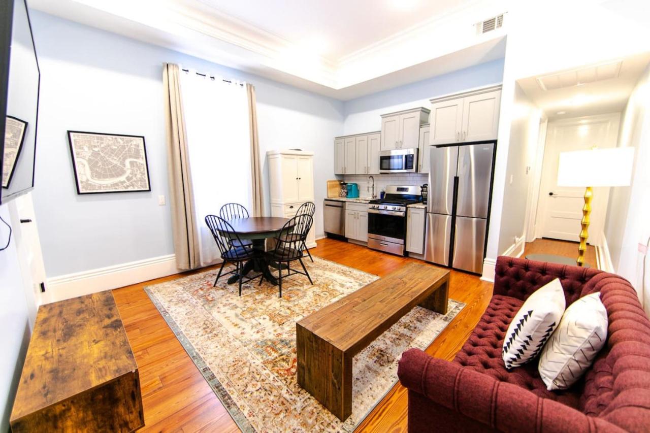 Governors Apartment - Steps to French Quarter - B&B New Orleans