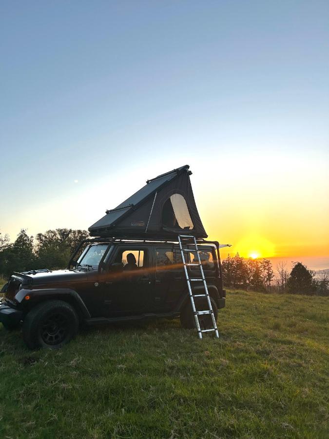 CampCar Maui Jeeps SUVs Hybrid Camper van Rentals with equipment and Travel Advice - B&B Kahului