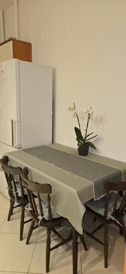 Appartamento con 3 Camere da Letto