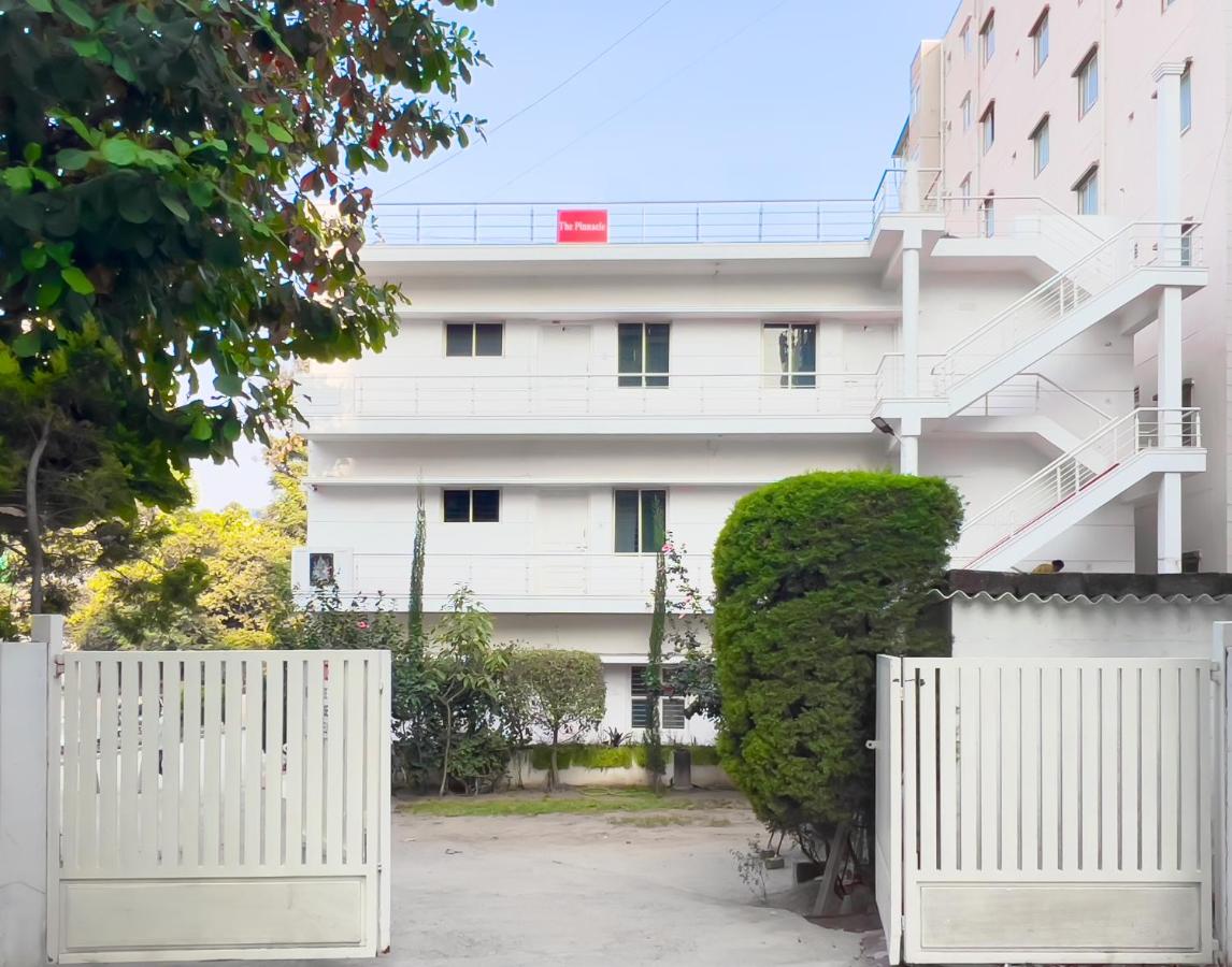 The Pinnacle - Electronic City - B&B Bengaluru