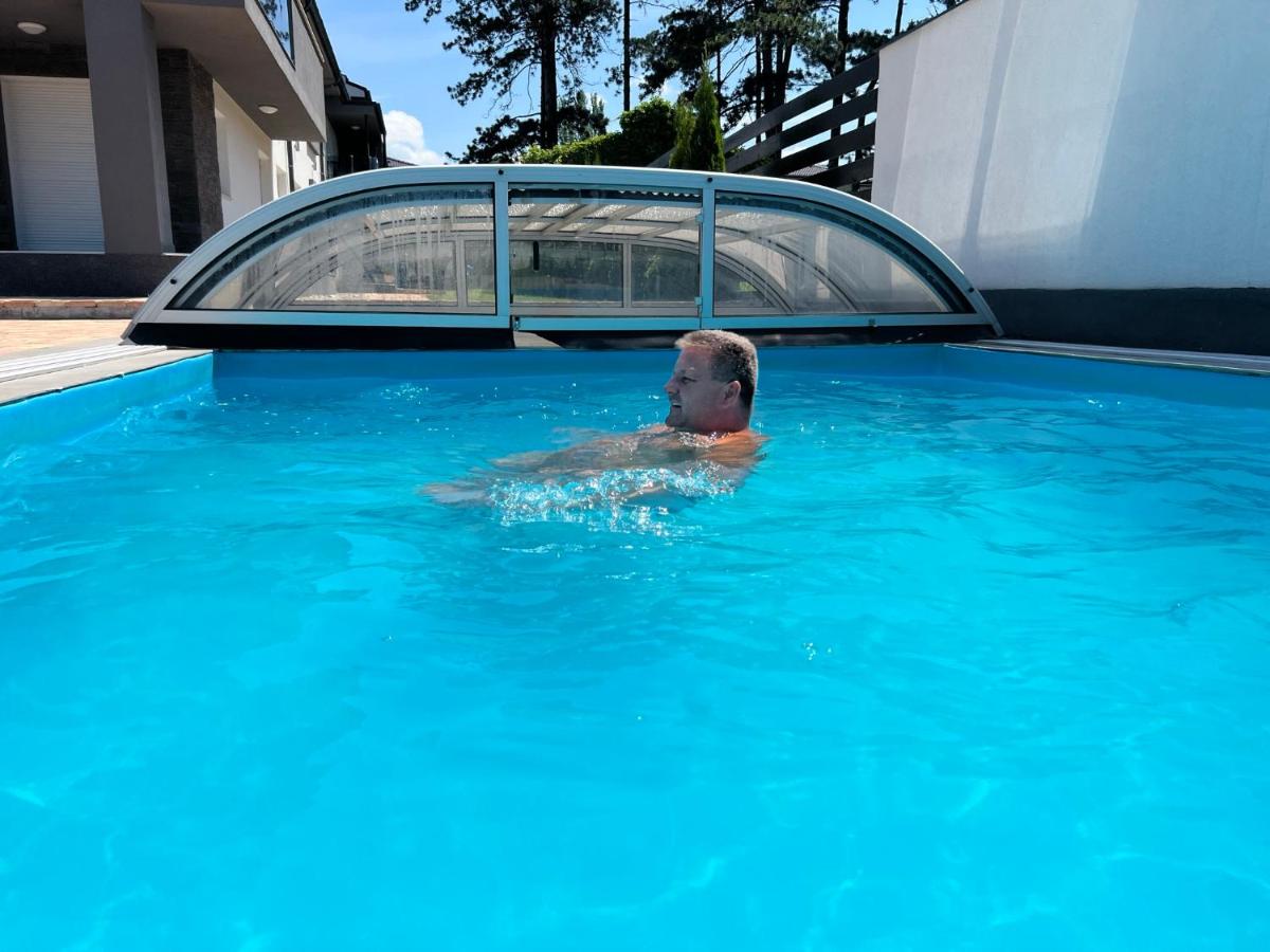 Léda Apartman III Siófok Aranypart - B&B