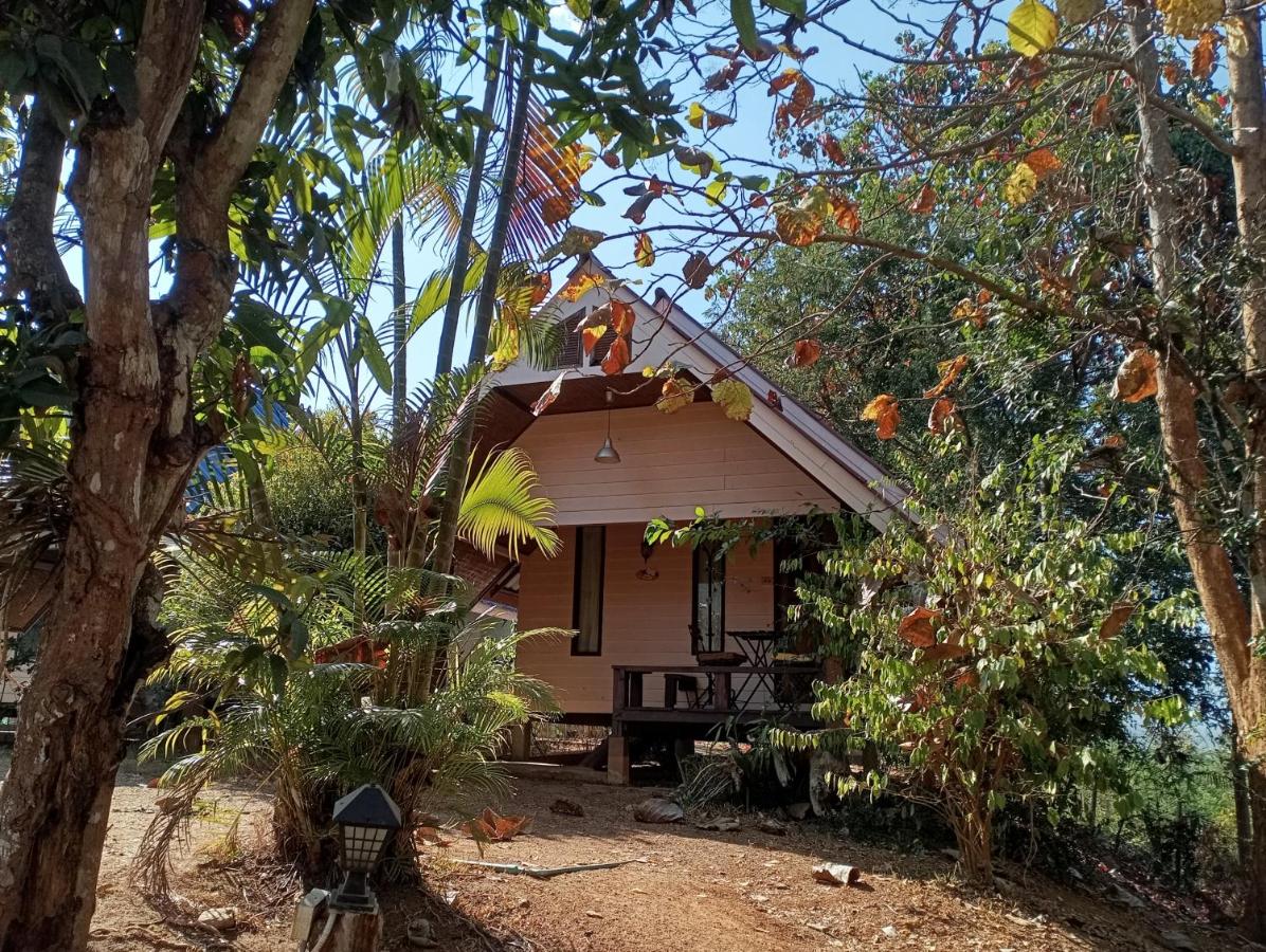 Deluxe Bungalow with Garden View