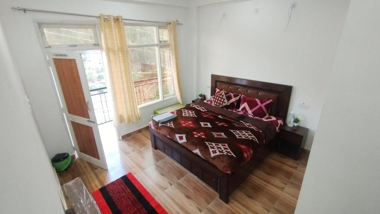 Bushahri Homestay - Food & Stay - B&B