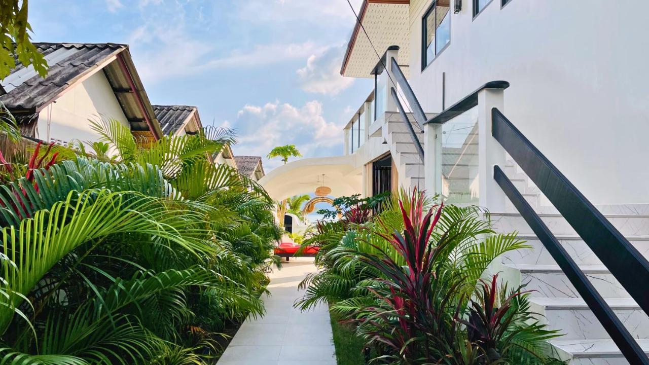 The White House Beachfront Apartments - B&B Ban Nuea