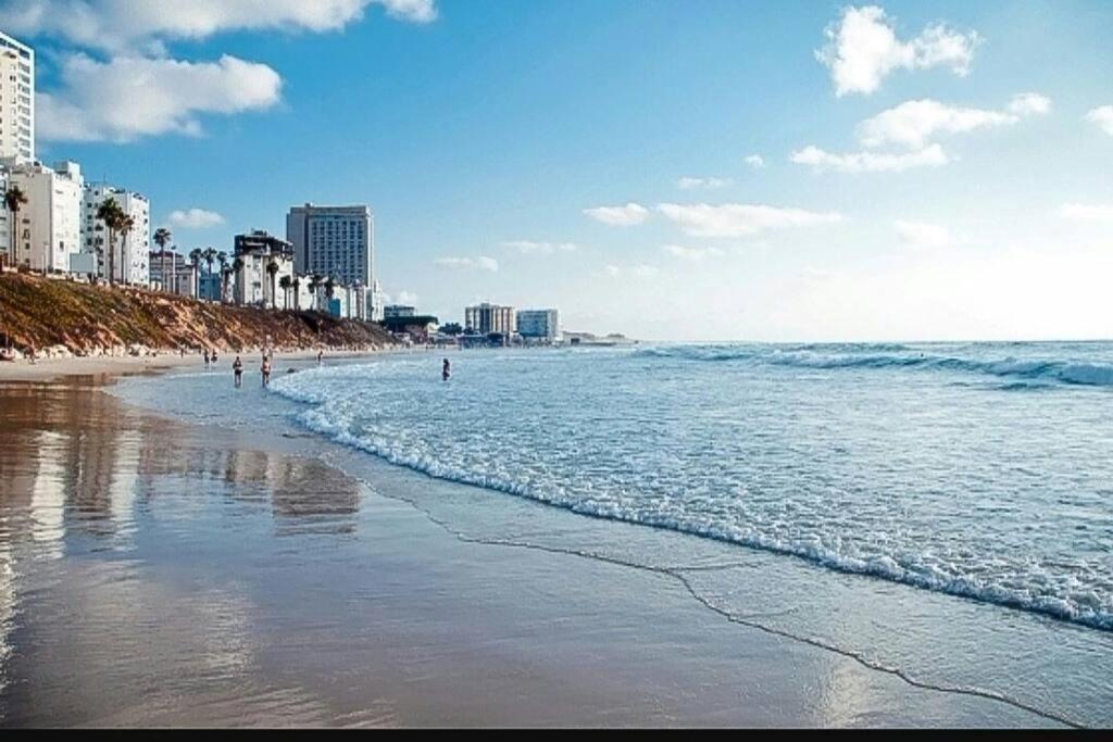 Oַ&O Group- Cozy APT Bat-Yam 3 Min Walk To Beach - B&B