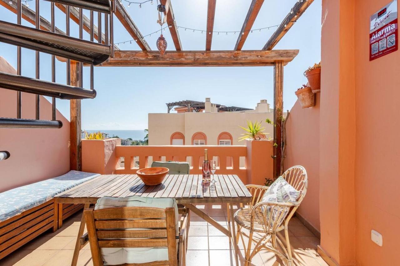 Riviera Retreat with private rooftop and sea views - Chambres d’hôtes Mijas