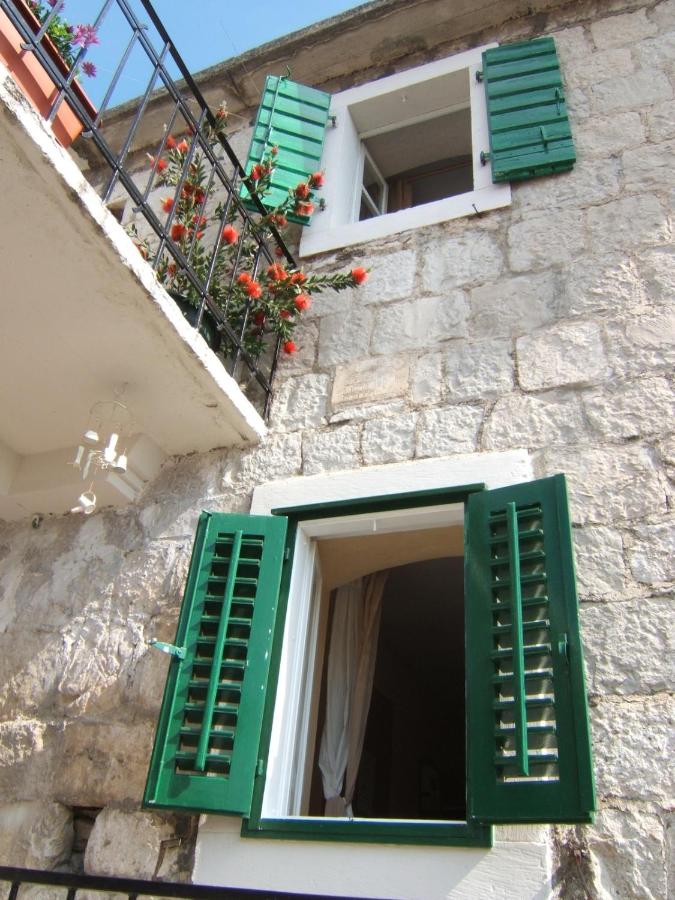 Old Stone House with private Swimming Pool - Ferienwohnung Solin