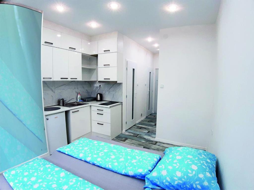 WHITE APARTMENT, Kraskova 2, BRATISLAVA - B&B