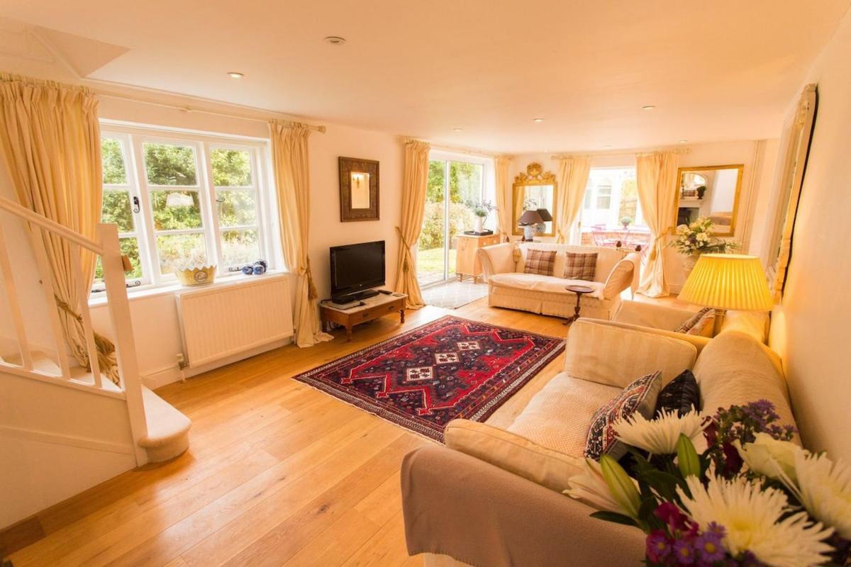 Meadow Cottage a pretty Secluded 3 bedroom house - B&B