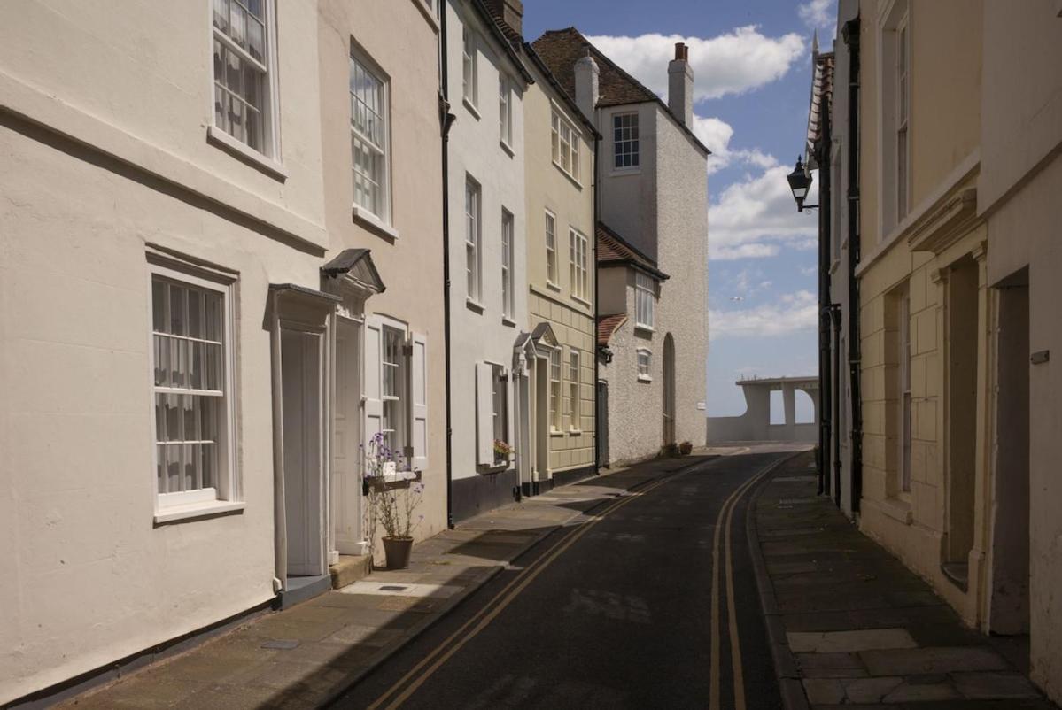 Farrier Beach Cottage - B&B Deal