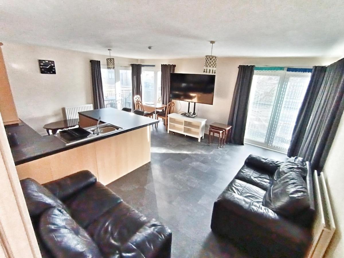 King Street, free parking and WiFi 2 bed by Lains Lettings - B&B Aberdeen