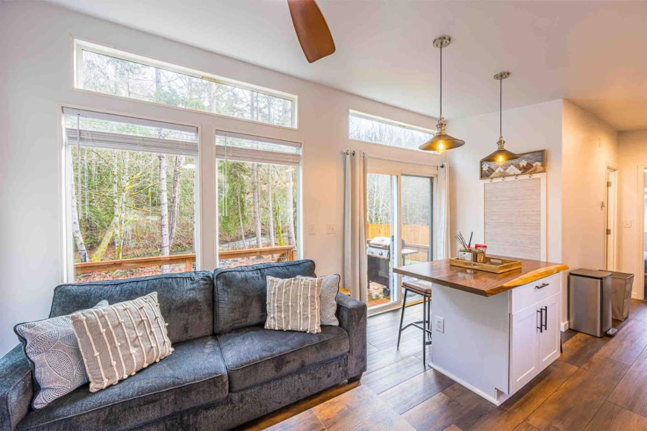 Rivers Edge river side tiny home - Ferienwohnung
