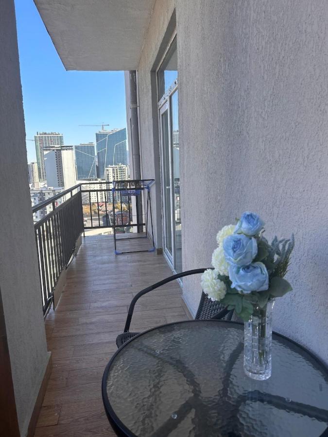 Cozy 2 bedroom apartment by the sea Perfect for families just steps from the beach!fully equipped and ready to make you feel at home - B&B
