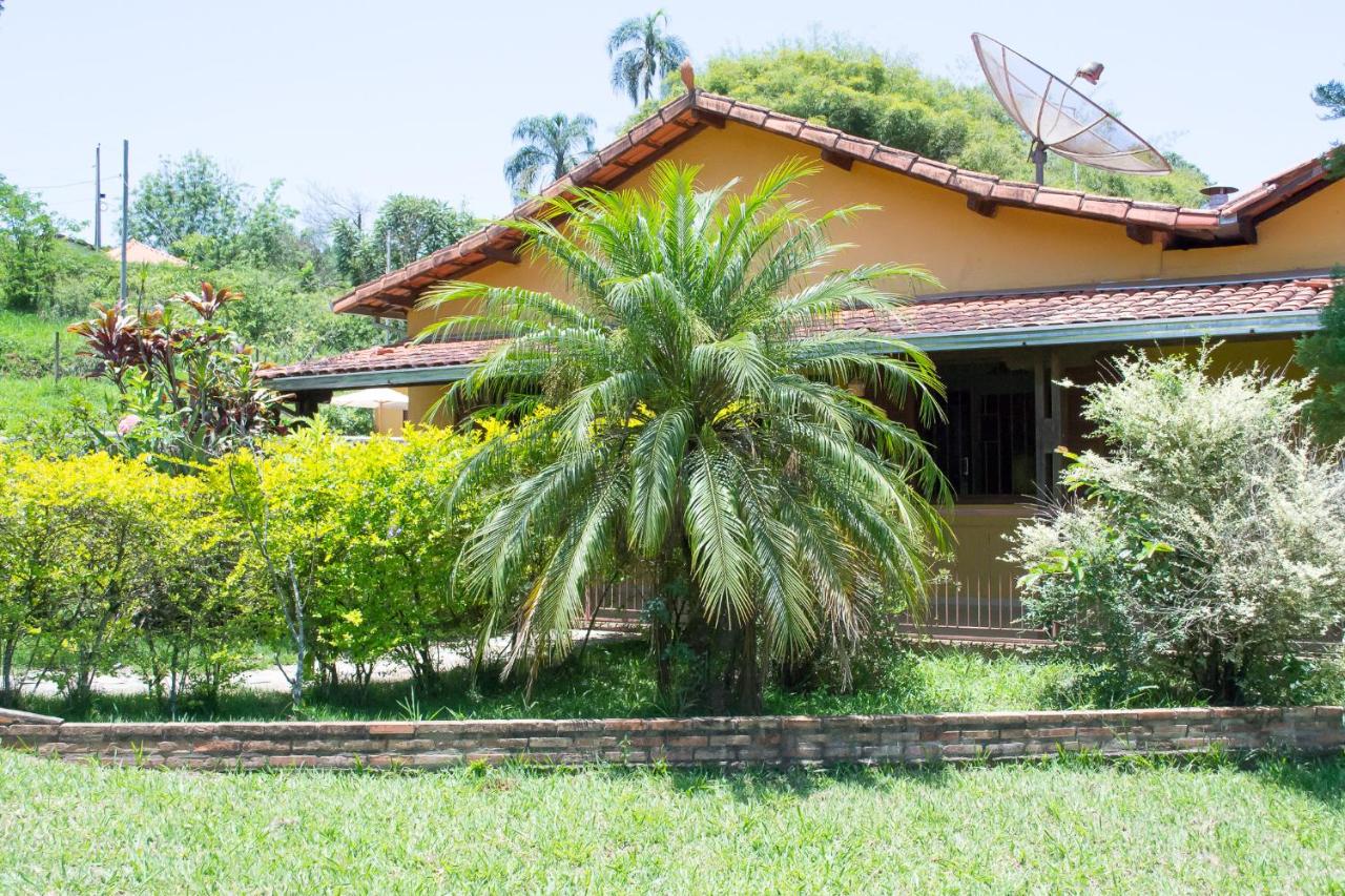 Piscina, churrasco, fogão a lenha a uma hora de BH - Chambres d’hôtes