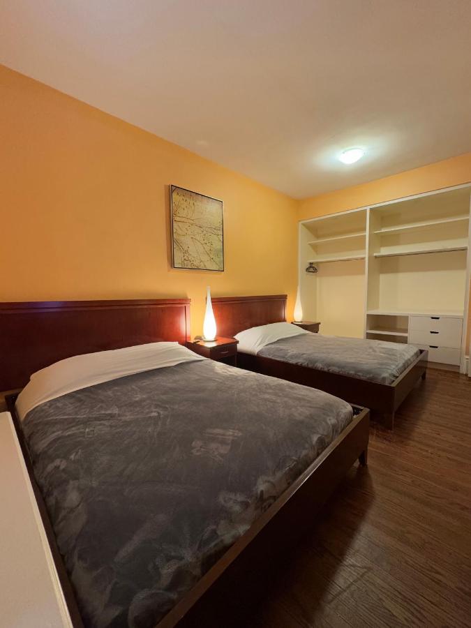 Dreibettzimmer mit Gemeinschaftsbad