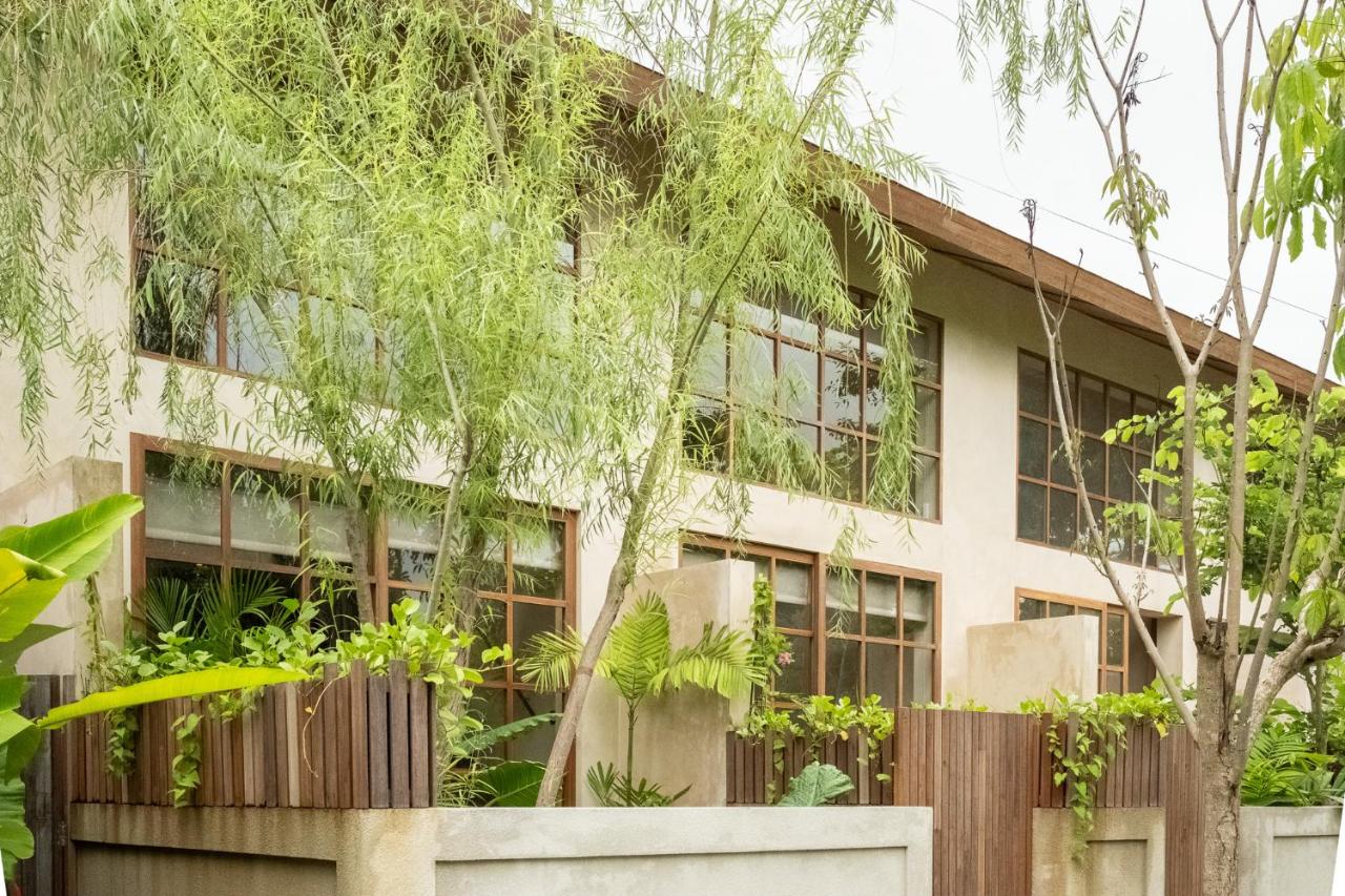 Calista Studios "DUA" Cozy 1 BR home in peaceful jungle 10 mins away from the buzz of Uluwatu - B&B